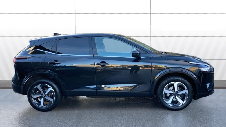 Nissan Qashqai 1.3 DiG-T MH N-Connecta 5dr Petrol Hatchback